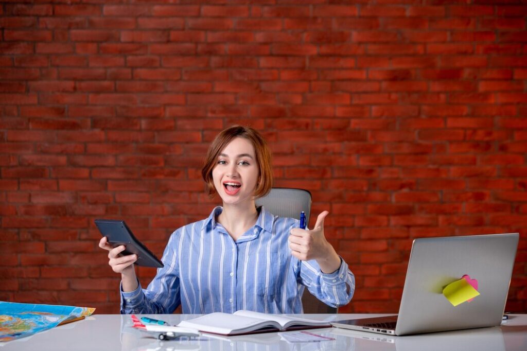 Becoming a Financial Accountant:
    Salaries & Career Outlook