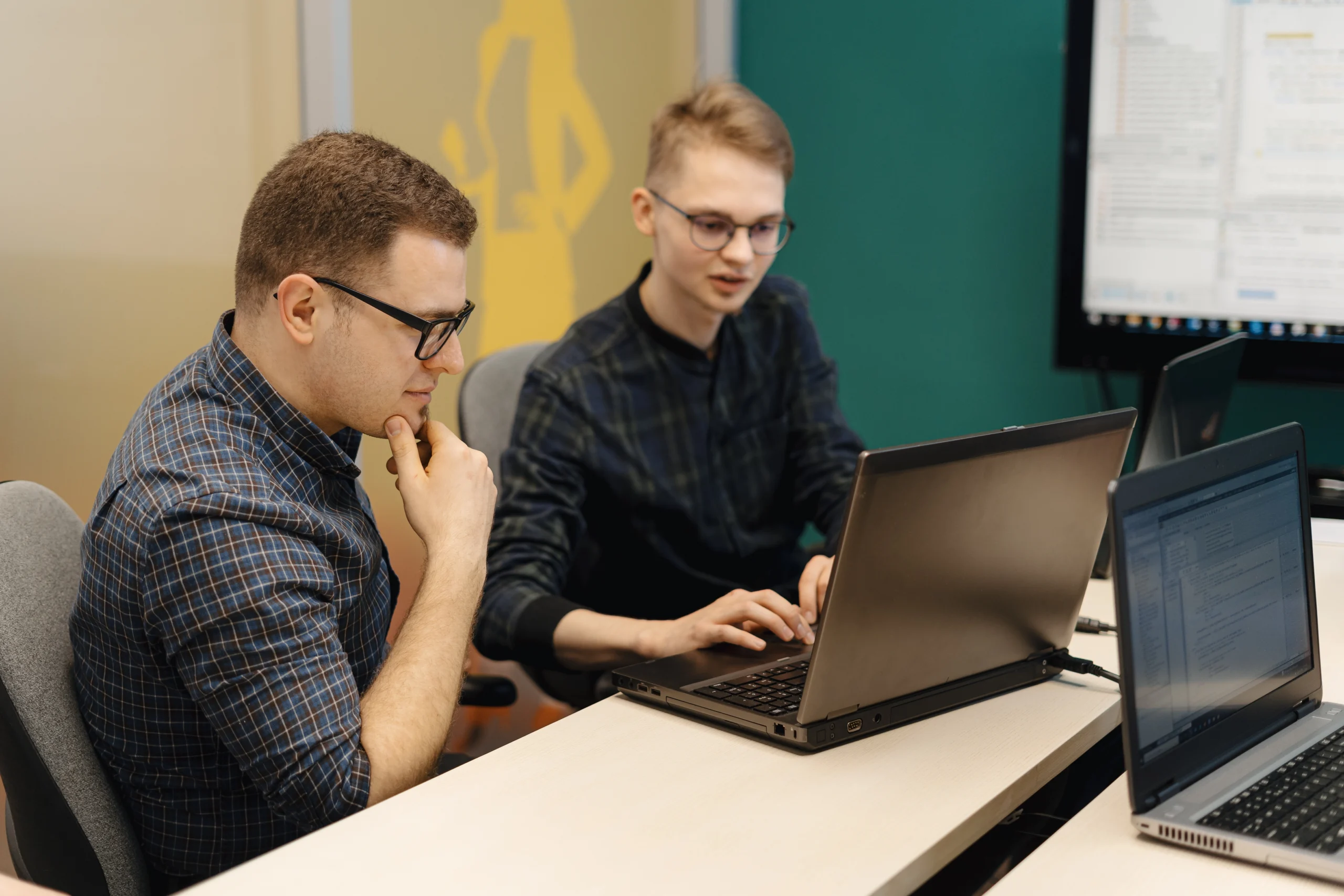 Georgia Tech OMSCS vs. Illinois Online MCS Which Computer Science Master’s Fits You